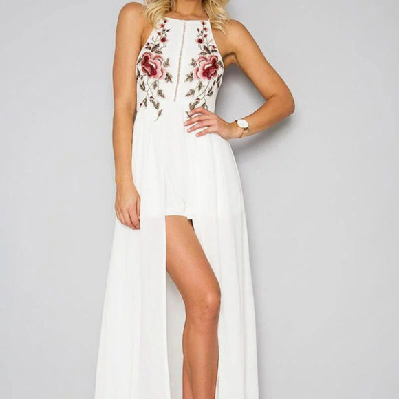 Boutique Dresses & Skirts - 🎊🎉Host Pick🎉🎊Bohemian Floral Prints Dress FIRM